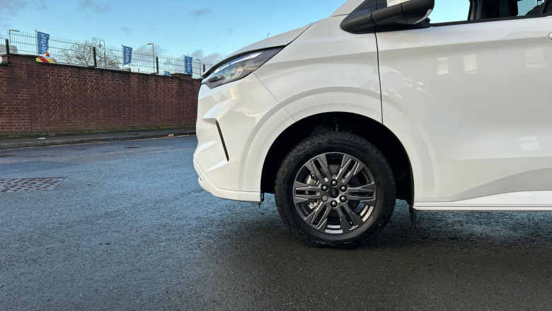 Ford Tourneo Custom 320 L1 Diesel Fwd 2.0 EcoBlue 136ps H1 Titanium 8 seater Auto